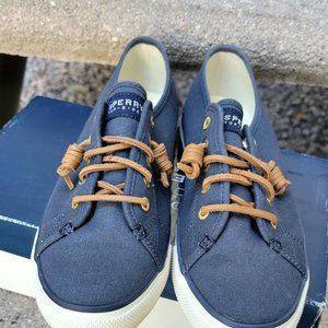 Sperry Boat shoes Navy Blue Pre-tie up  Size 8 Casual